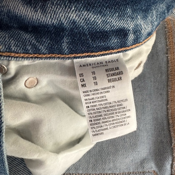 American Eagle Ripped Jeans - Picture 4 of 5